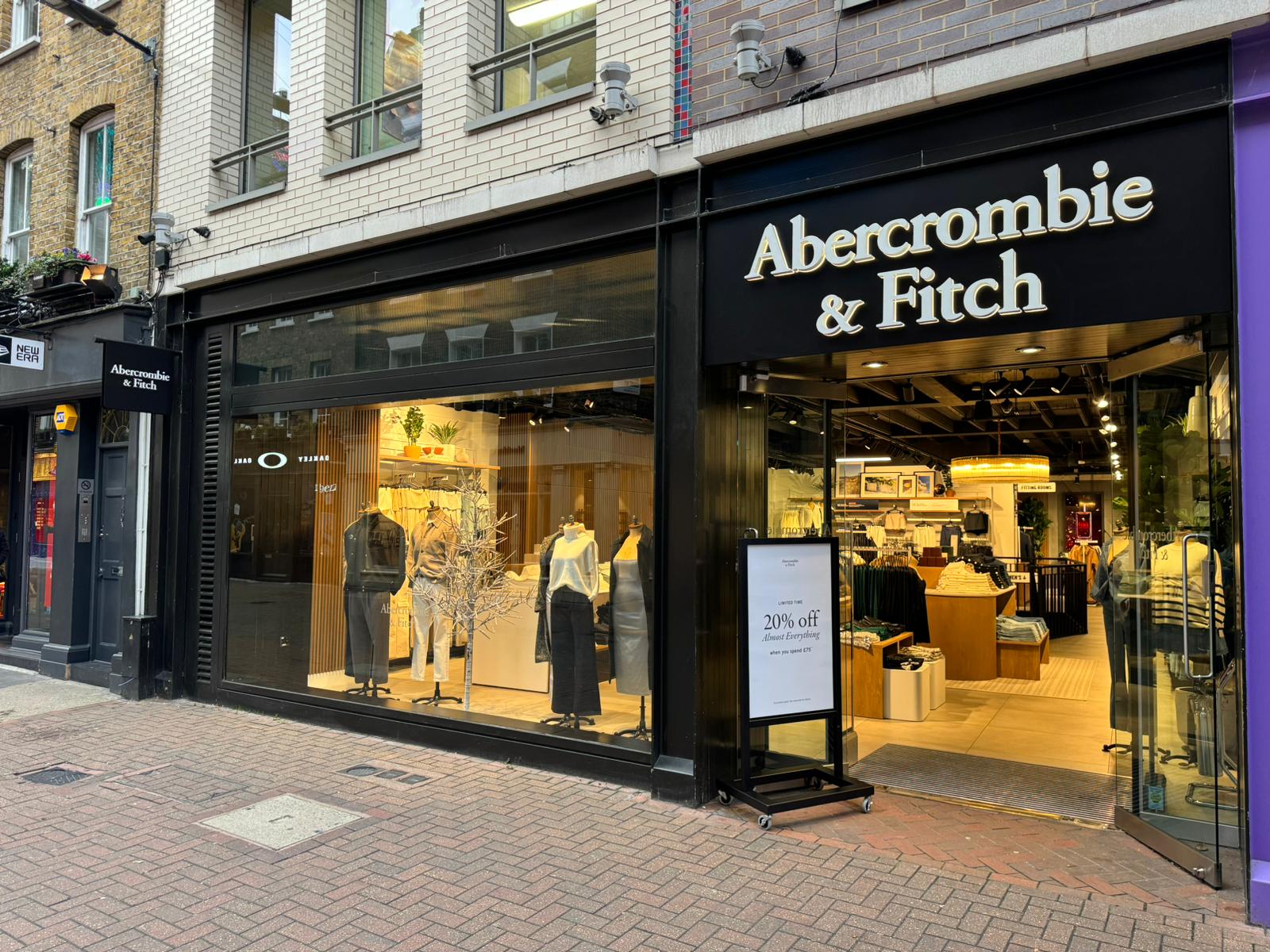 & Opens Abercrombie Fitch Carnaby Abercrombie New on - Street Store