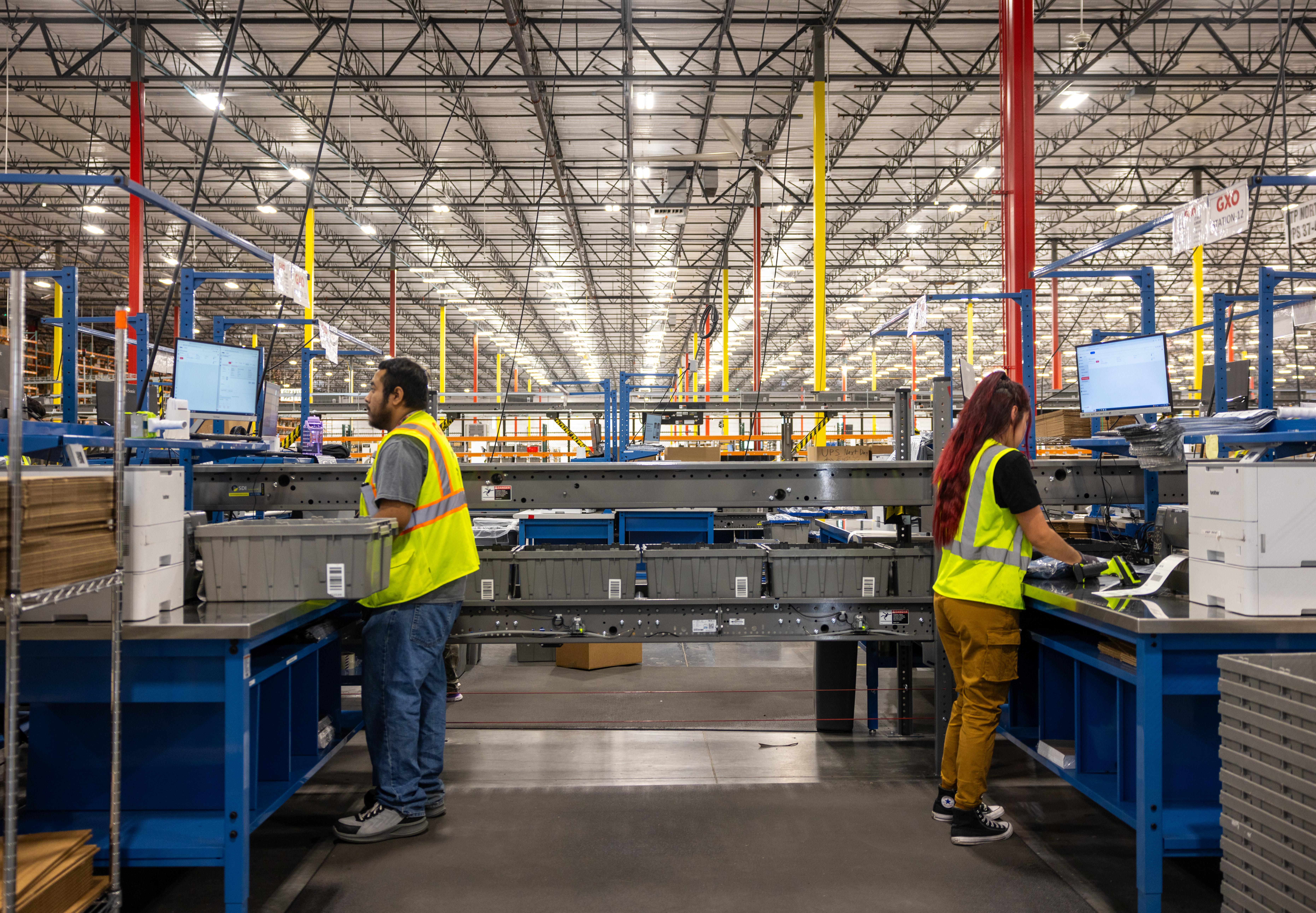 How Abercrombie & Fitch Co.'s supply chain brings the business closer to  its customers - Abercrombie